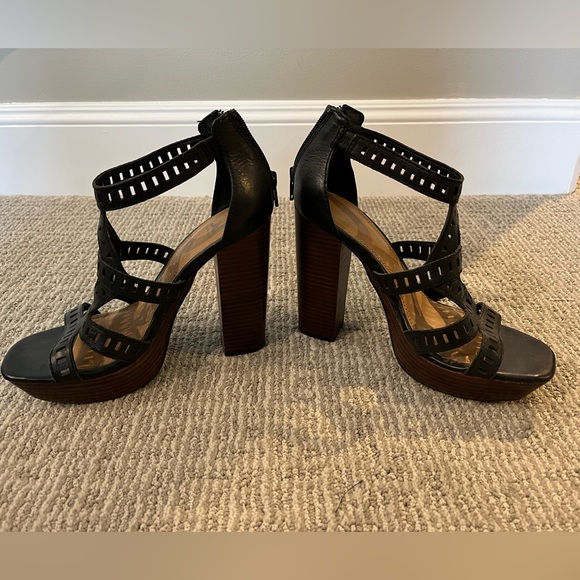 Gianni Bini Black sandals - Picture 1 of 5